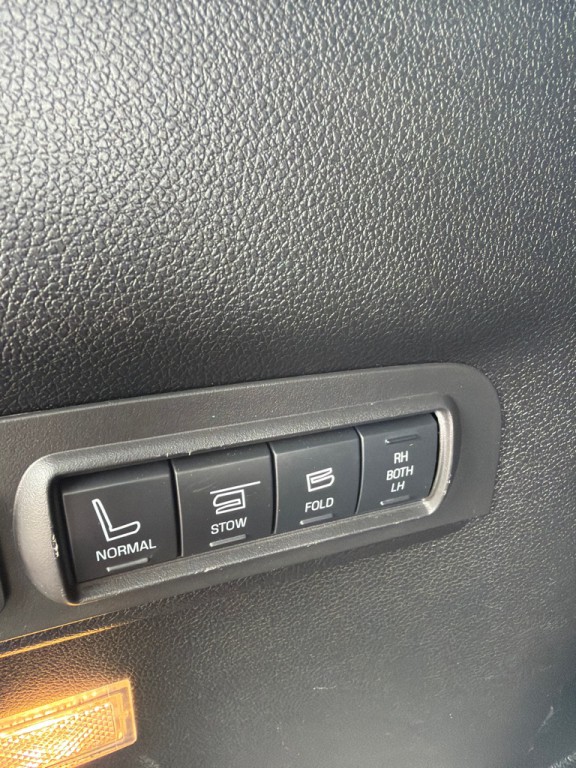 2017 Ford Explorer Image 35