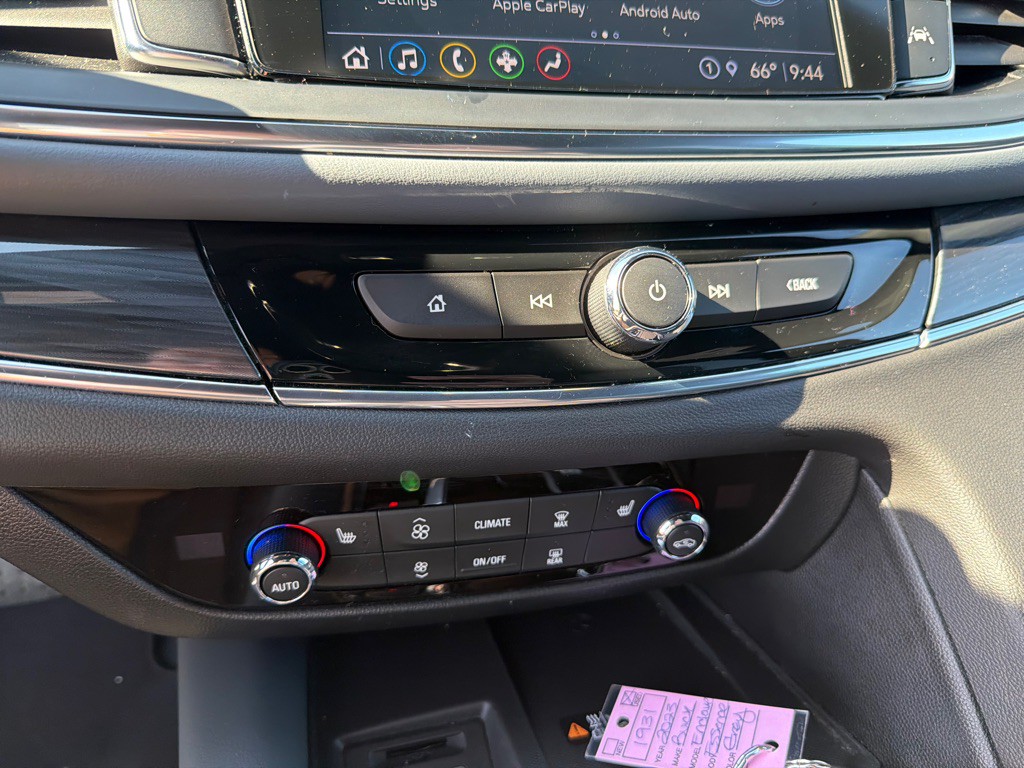 2023 Buick Enclave Image 18