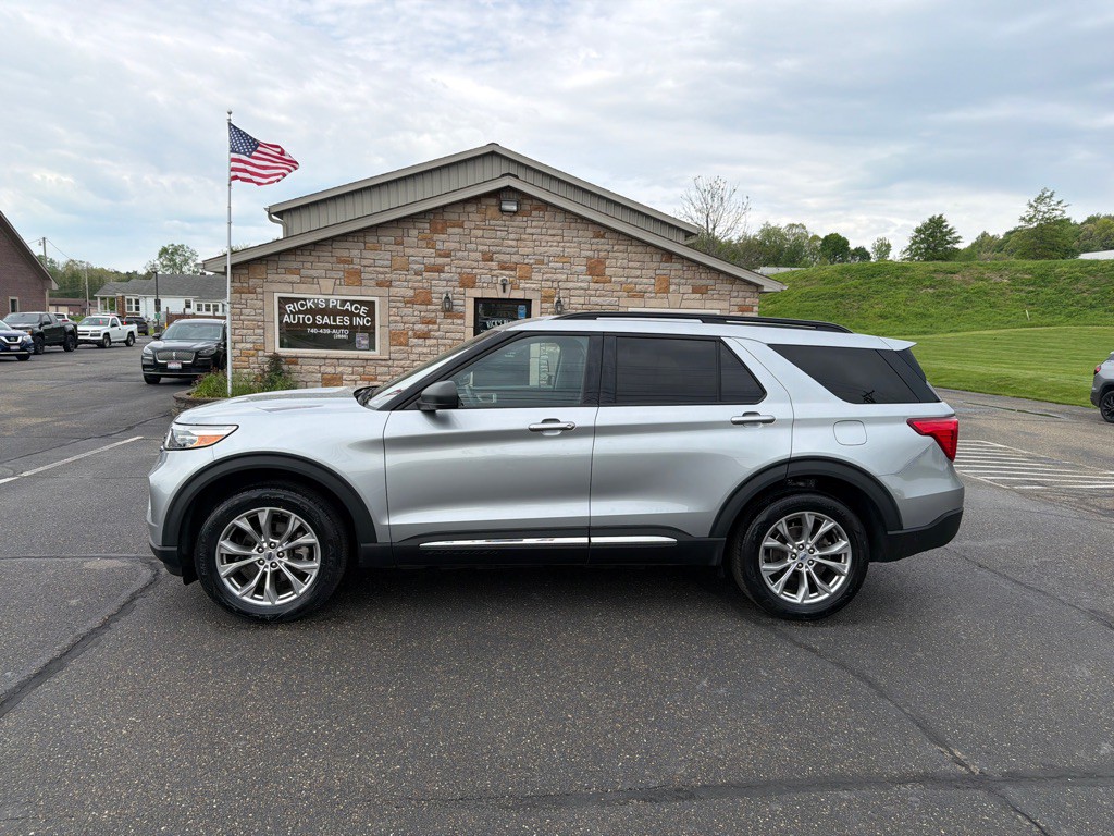 2022 Ford Explorer Image 2