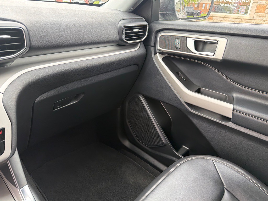 2022 Ford Explorer Image 22