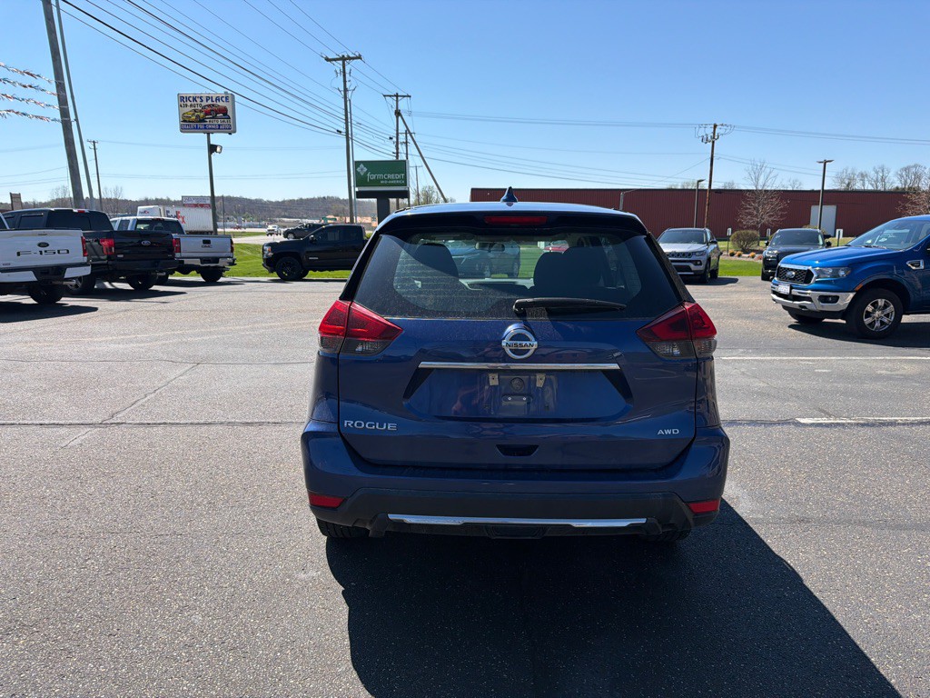 2018 Nissan Rogue Image 4