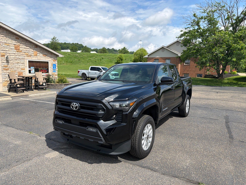 2024 Toyota Tacoma Image 1