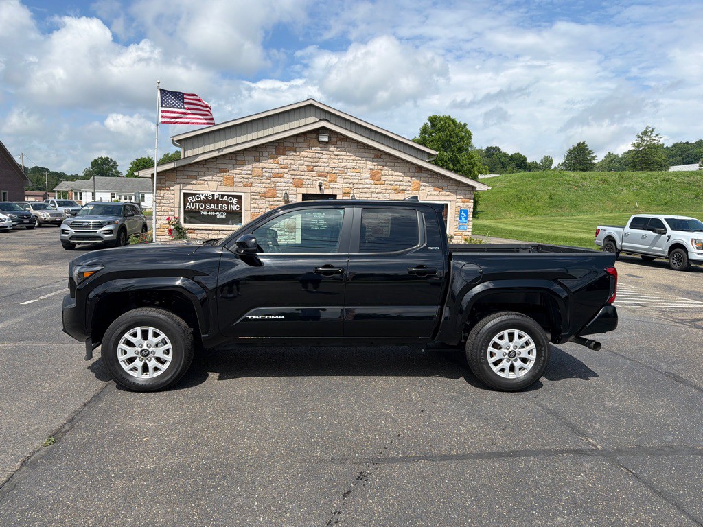 2024 Toyota Tacoma Image 2