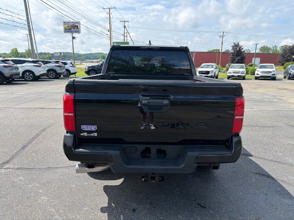 2024 Toyota Tacoma Image 4