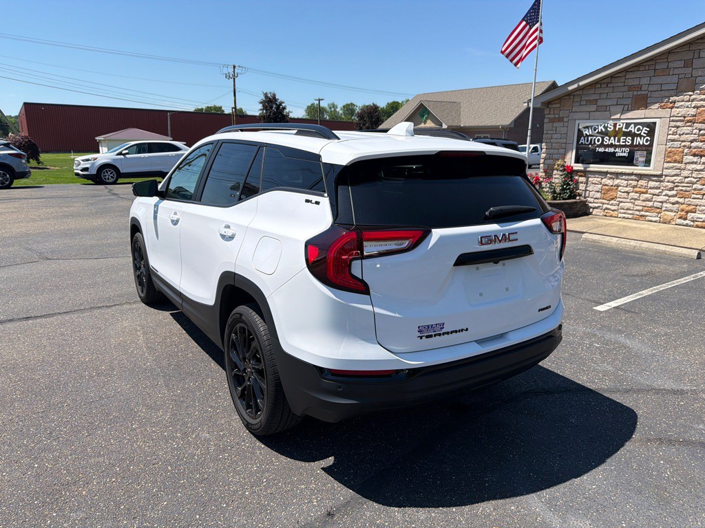 2024 GMC Terrain Image 3