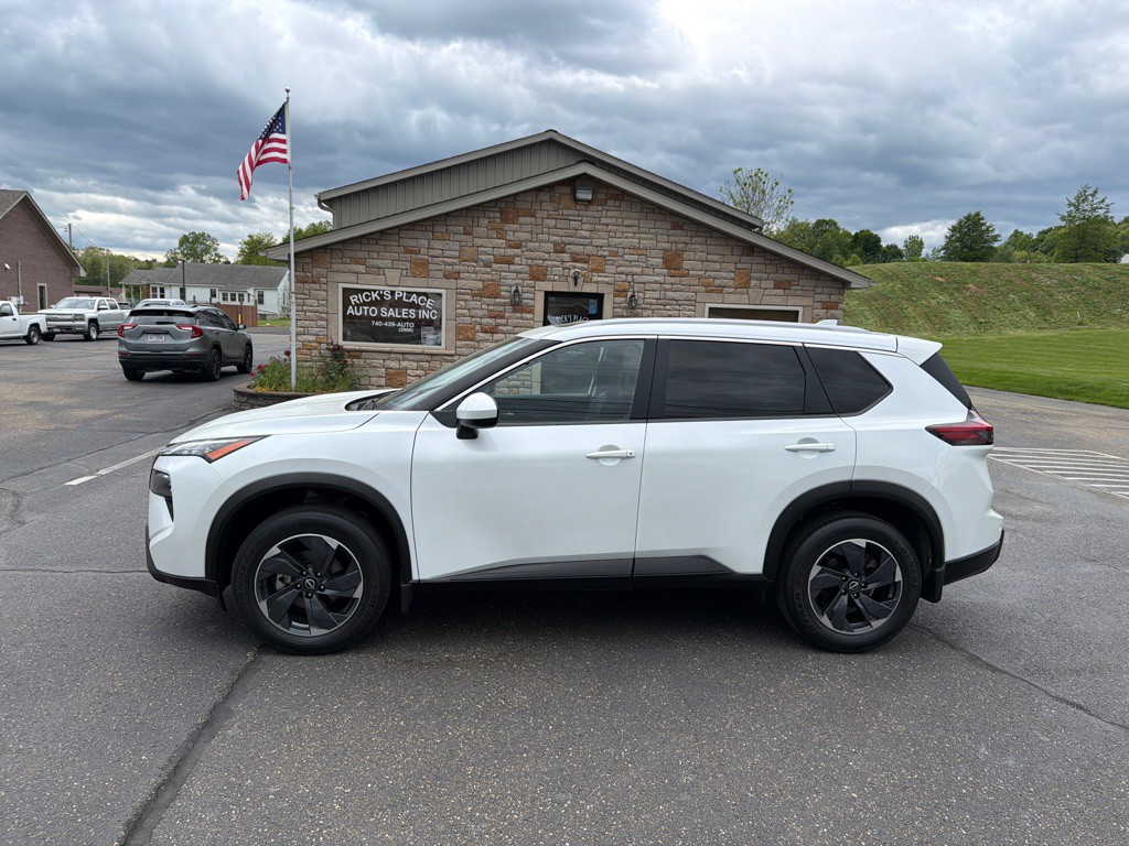 2024 Nissan Rogue Image 2