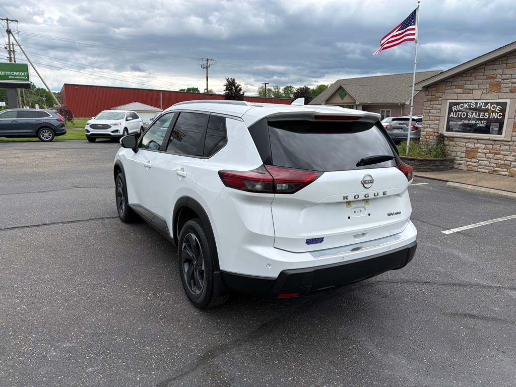 2024 Nissan Rogue Image 3