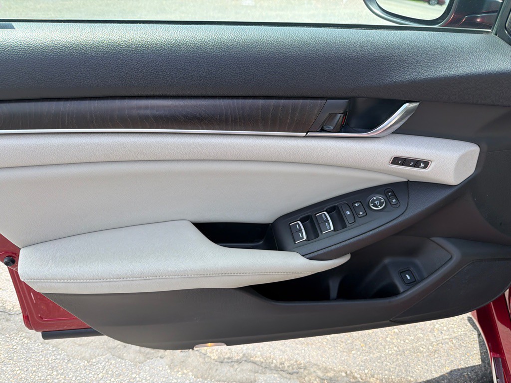 2018 Honda Accord Image 9