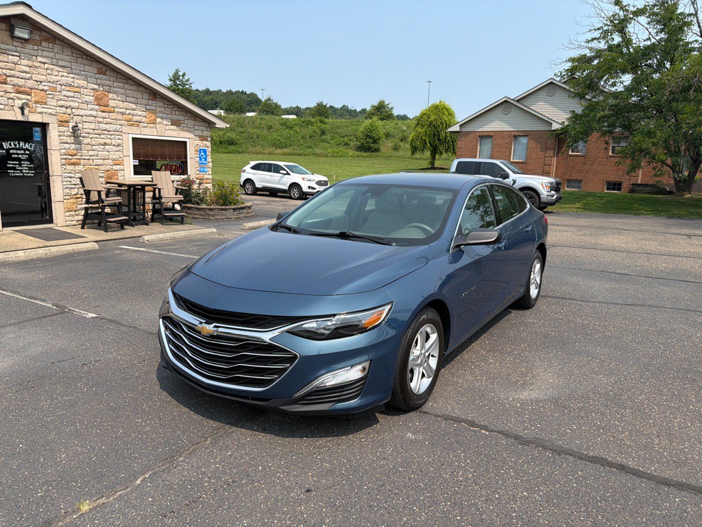 2024 Chevrolet Malibu Image 1