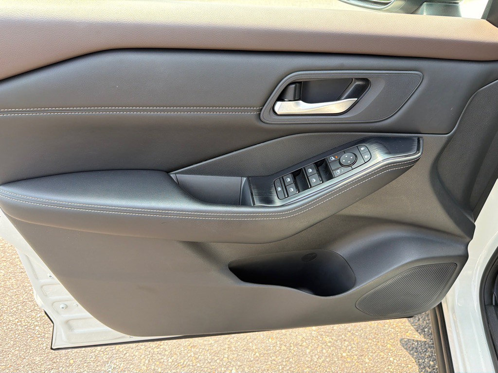 2023 Nissan Rogue Image 11