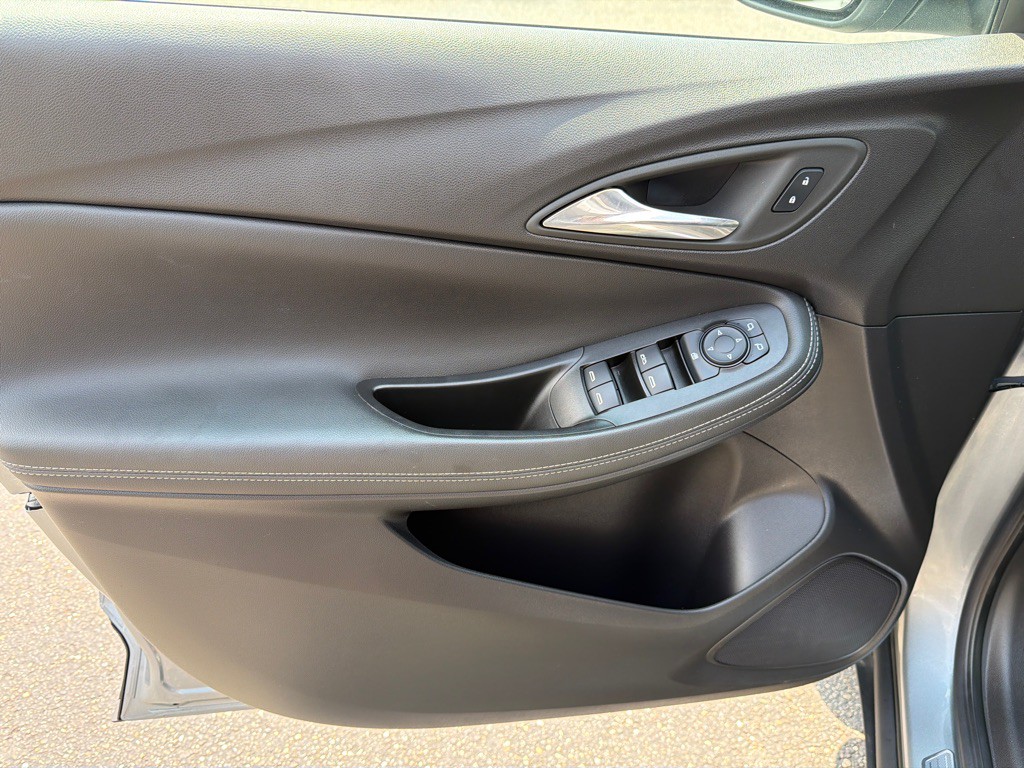 2023 Buick Enclave Image 9