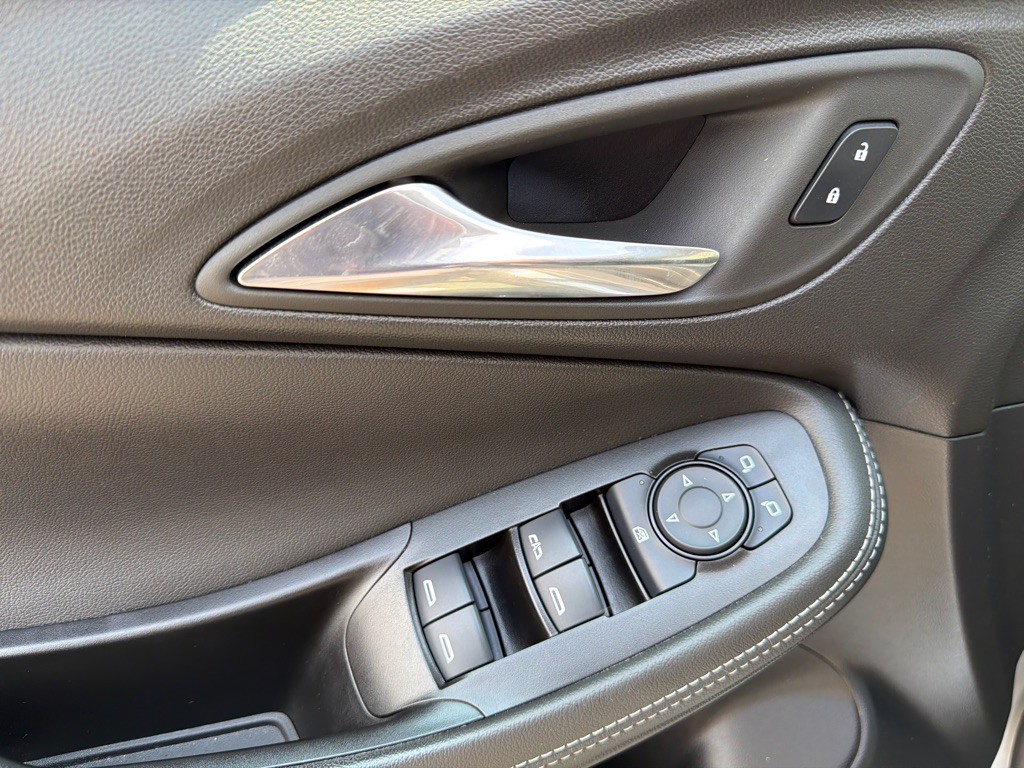 2023 Buick Enclave Image 10