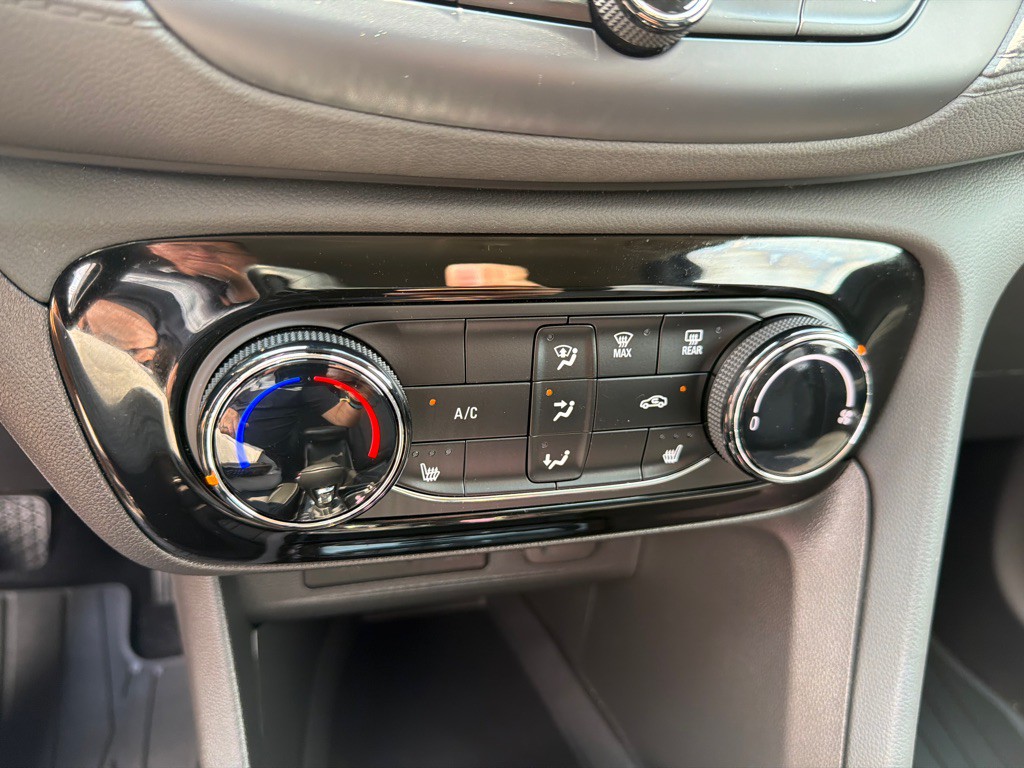 2023 Buick Enclave Image 19