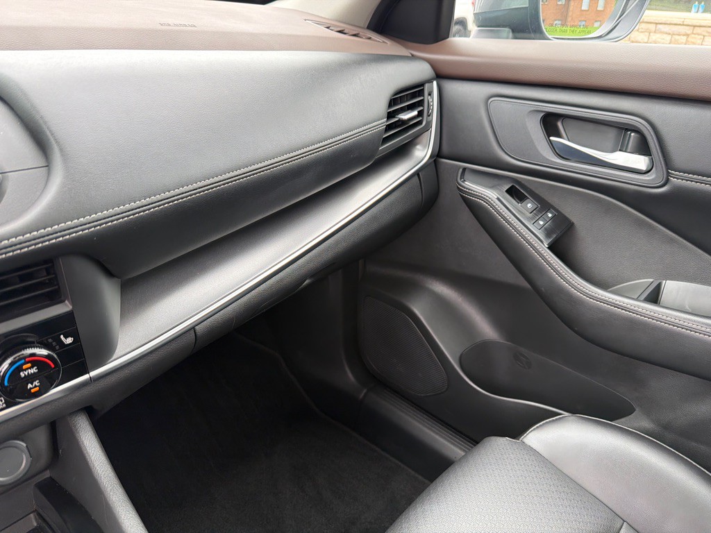 2023 Nissan Rogue Image 21