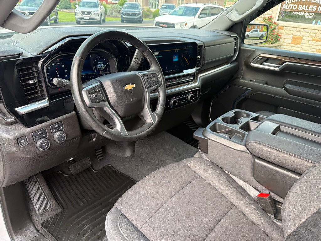 2024 Chevrolet Silverado 1500 Image 12