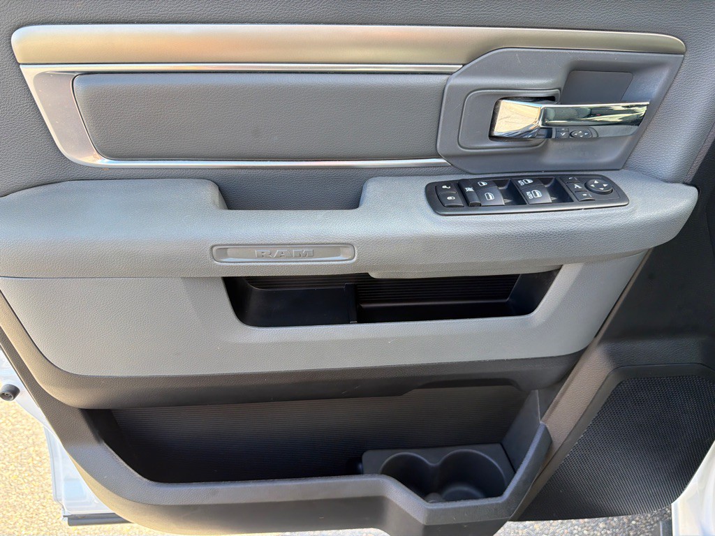 2016 RAM 1500 Image 9