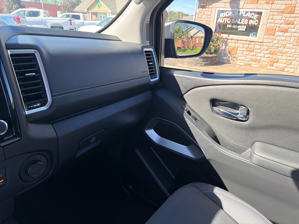 2023 Nissan Frontier Image 23