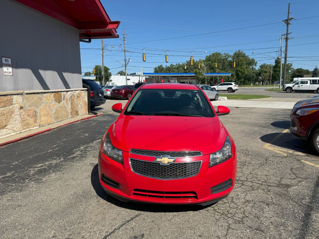 2014 Chevrolet Cruze Image 2
