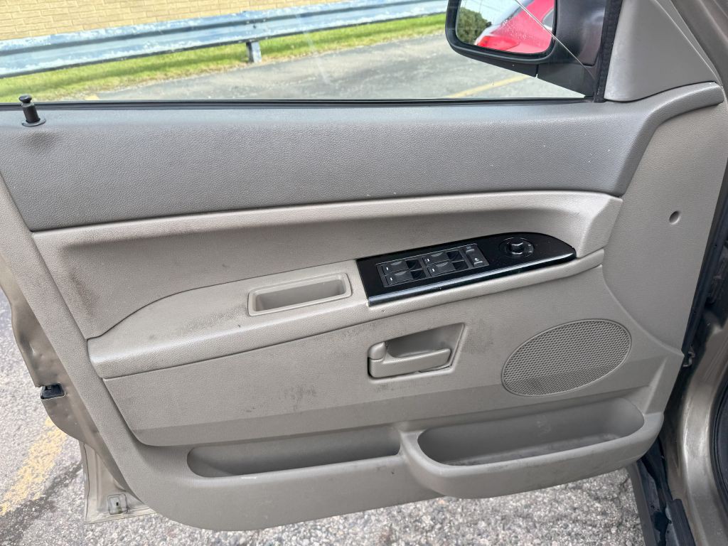 2006 Jeep Grand Cherokee Image 8