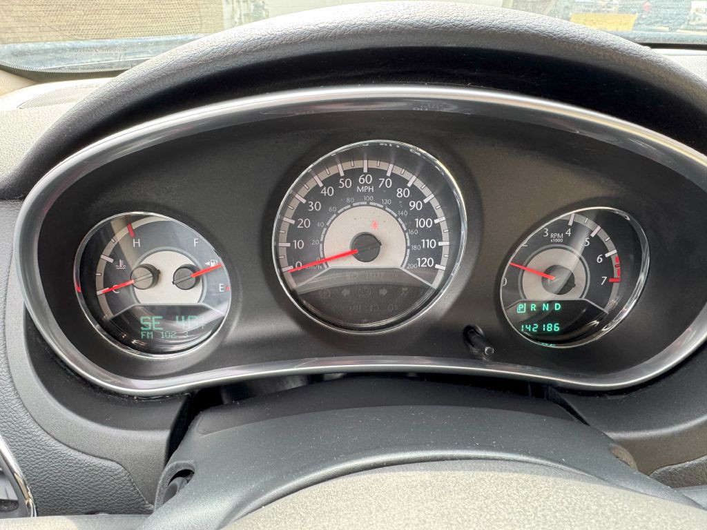2011 Chrysler 200 Image 15