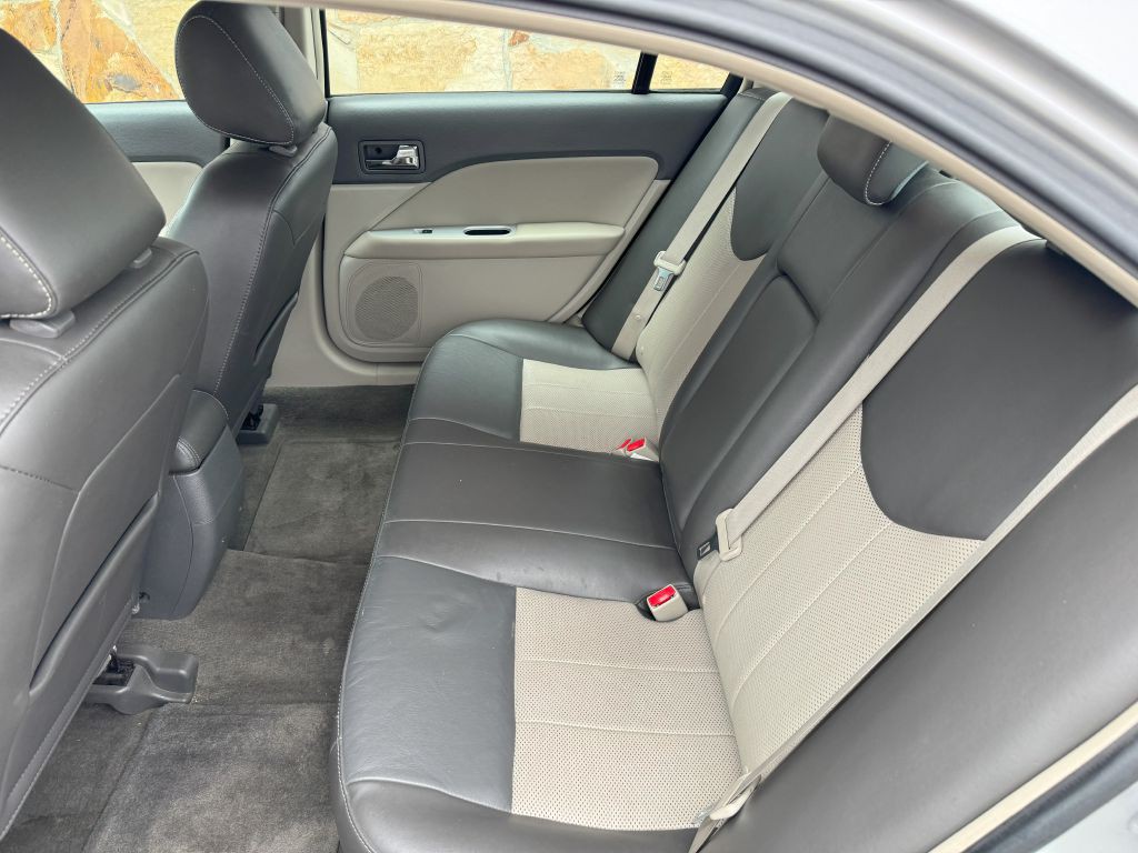 2011 Mercury Milan Image 11