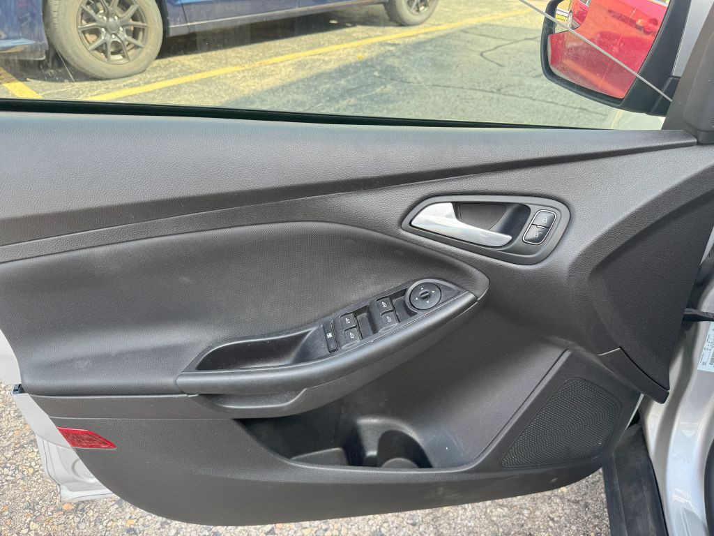 2018 Ford Focus Image 8