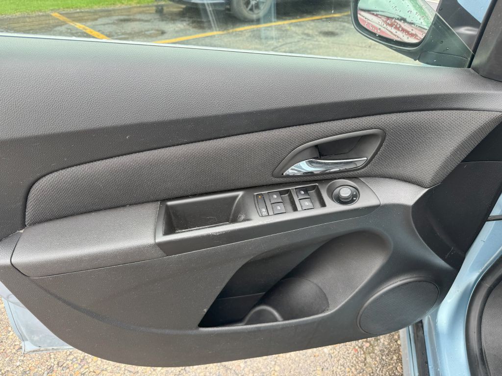 2012 Chevrolet Cruze Image 8