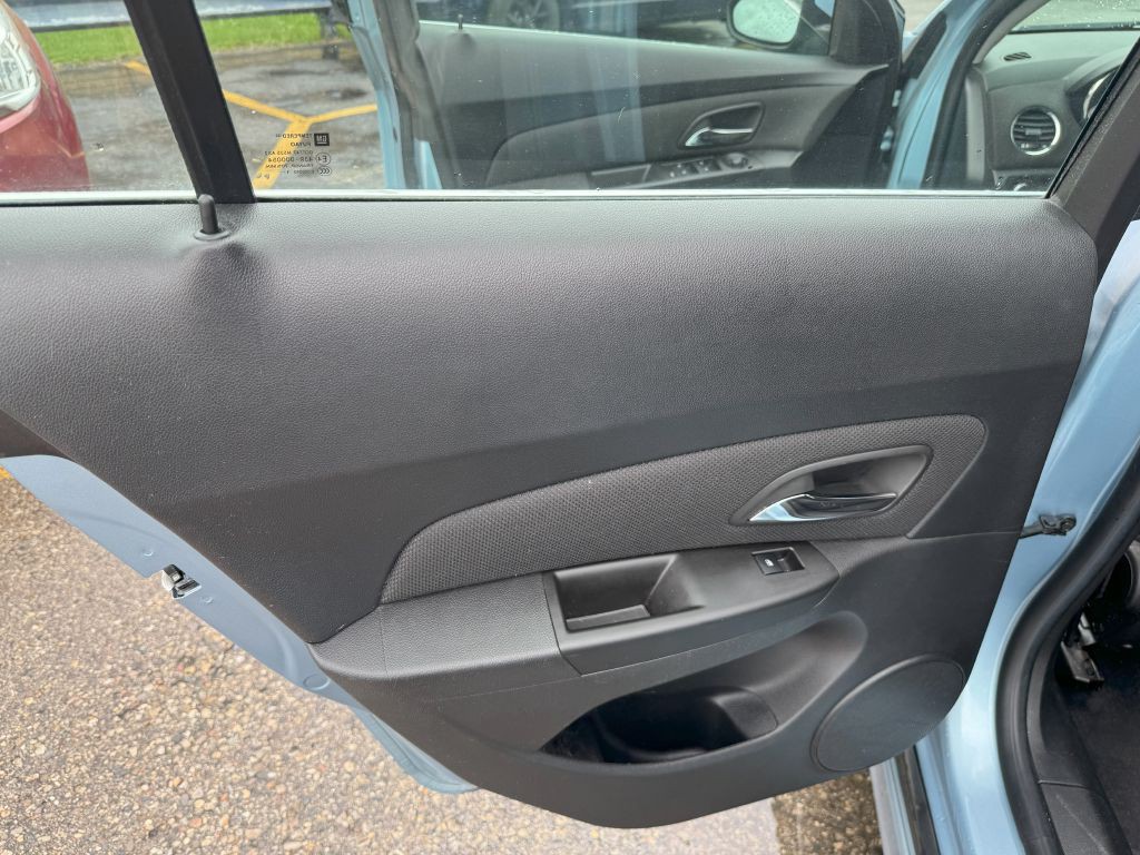 2012 Chevrolet Cruze Image 12