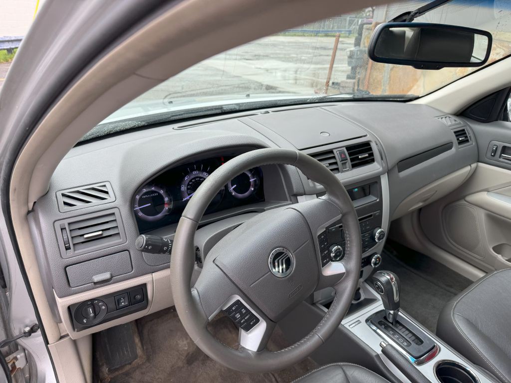 2011 Mercury Milan Image 9