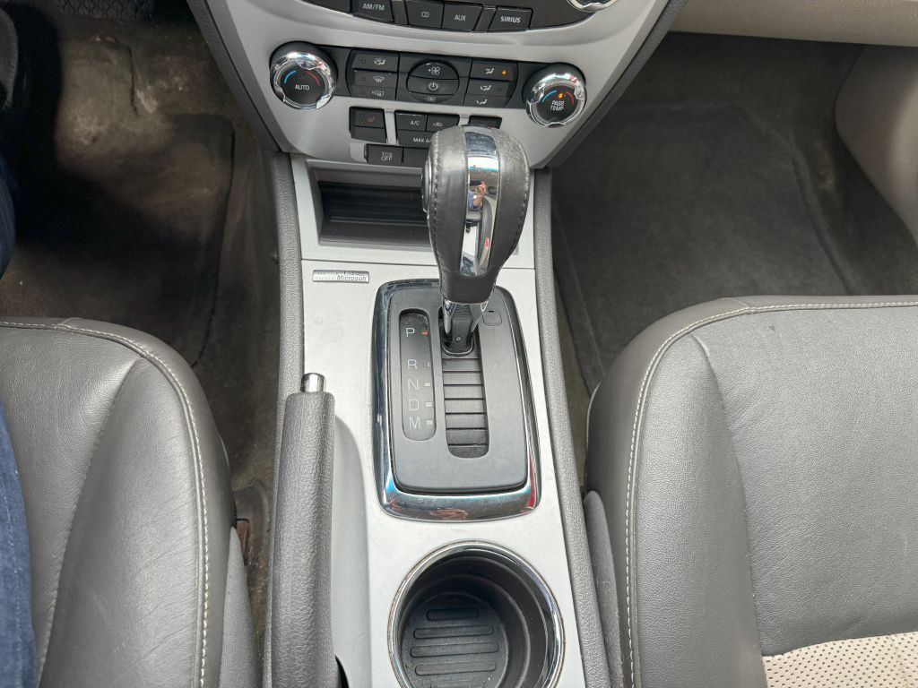 2011 Mercury Milan Image 13