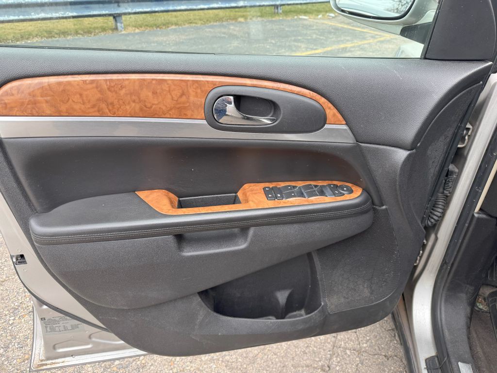 2008 Buick Enclave Image 8