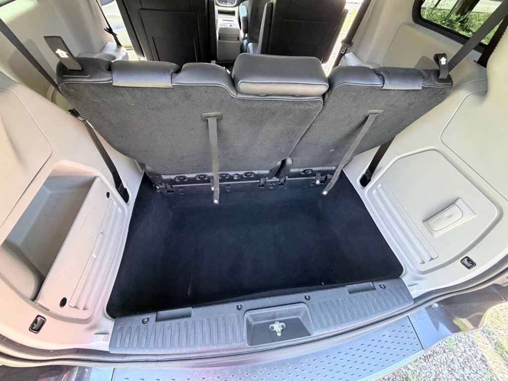 2014 Chrysler Town & Country Image 14
