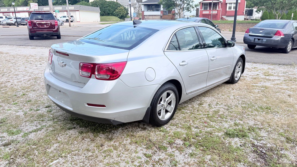 2015 Chevrolet Malibu Image 5