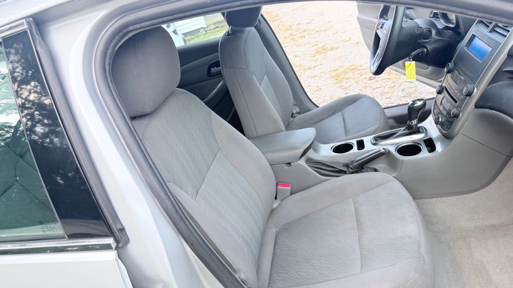 2015 Chevrolet Malibu Image 14