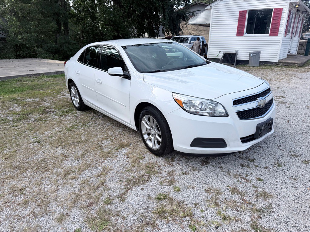 2013 Chevrolet Malibu Image 4