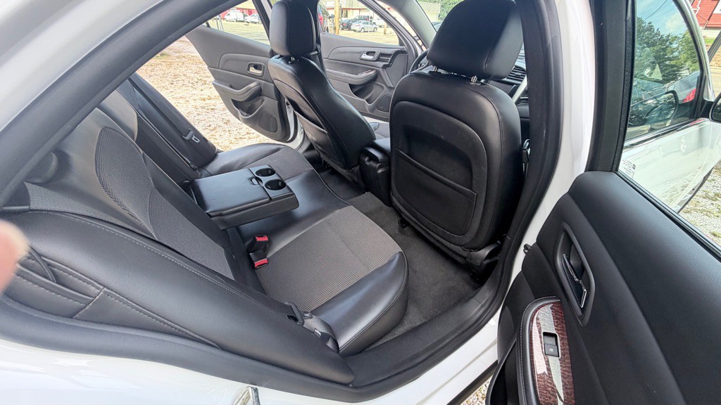 2013 Chevrolet Malibu Image 12
