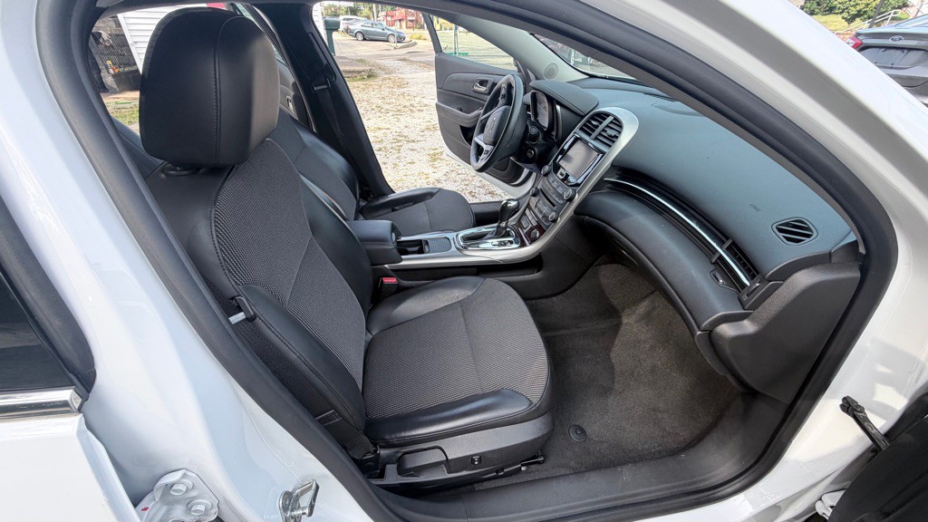 2013 Chevrolet Malibu Image 15