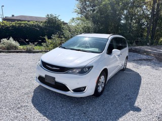 Image for 2018 Chrysler Pacifica Touring L ID: 7708596