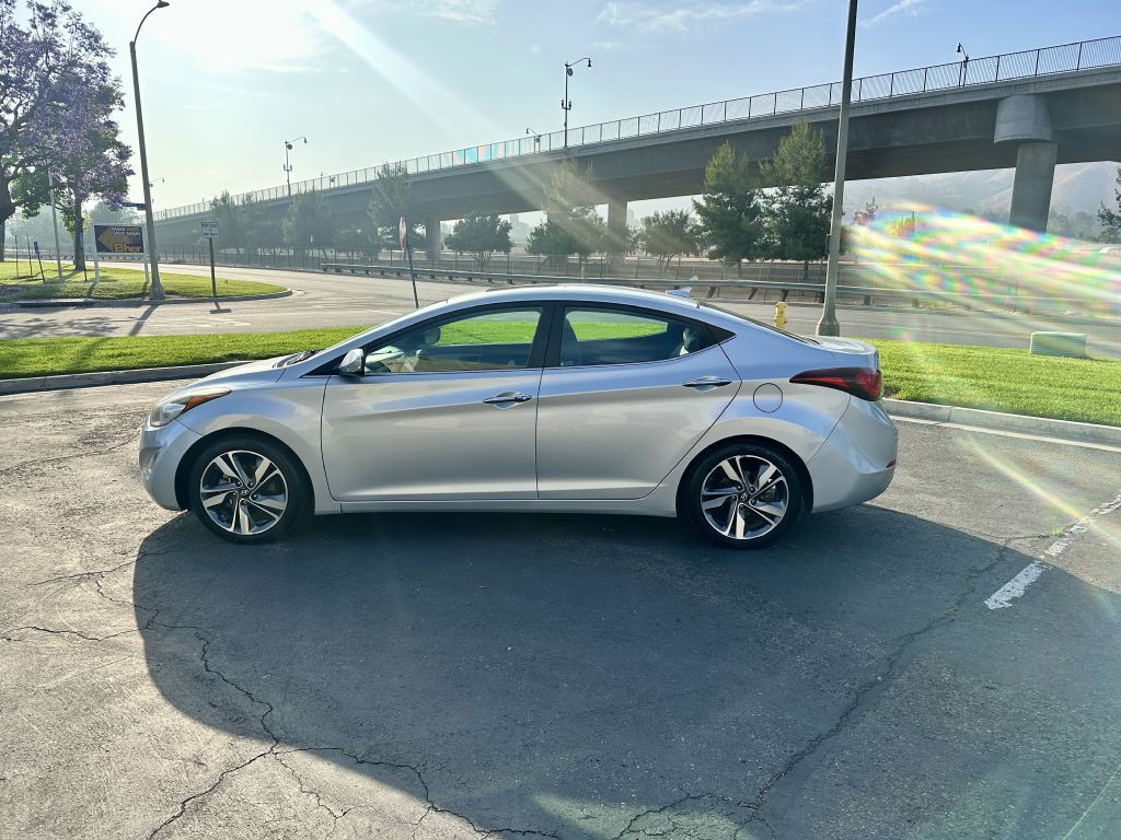 2014 Hyundai Elantra Image 2