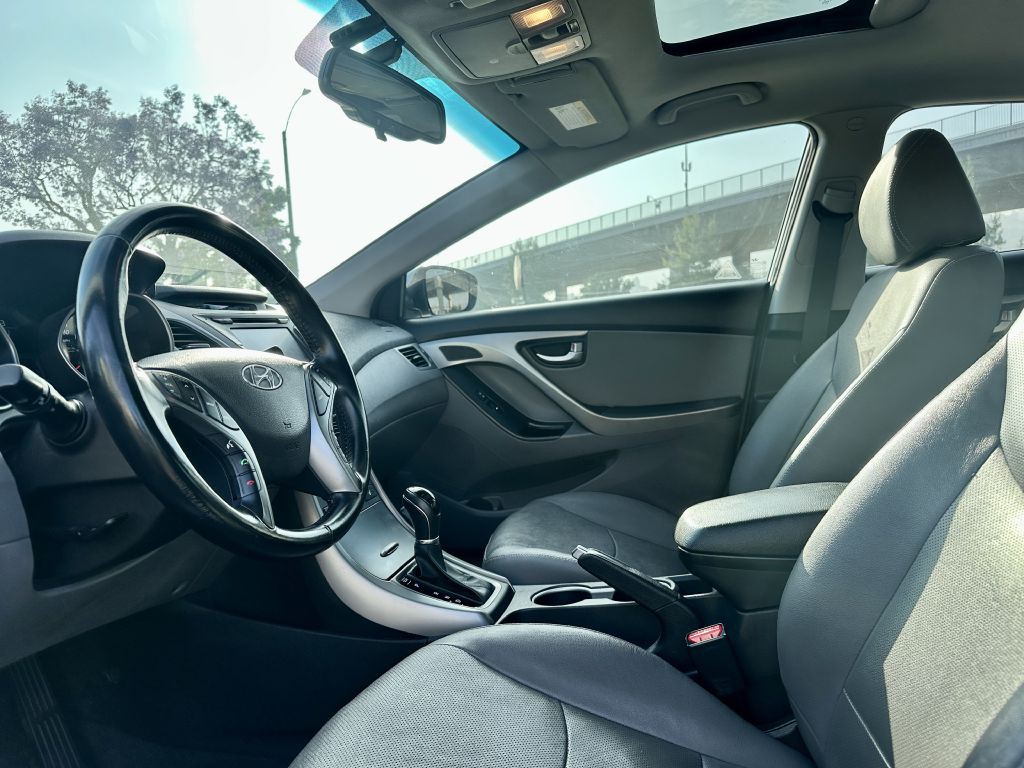 2014 Hyundai Elantra Image 9