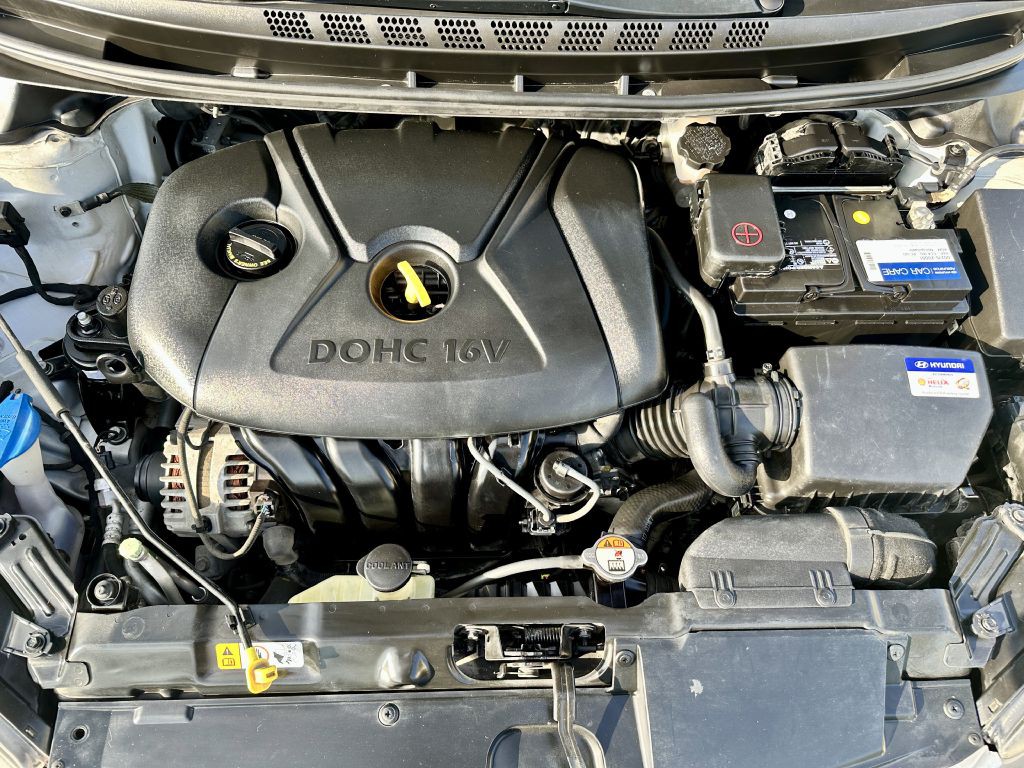 2014 Hyundai Elantra Image 16