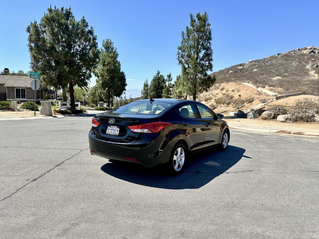 2013 Hyundai Elantra Image 5