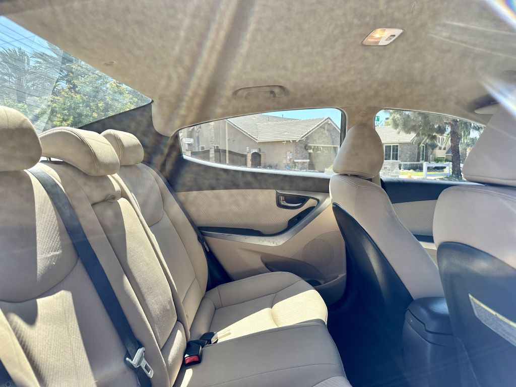 2013 Hyundai Elantra Image 11