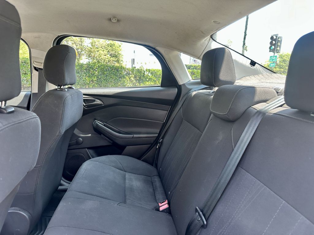 2016 Ford Focus Image 9