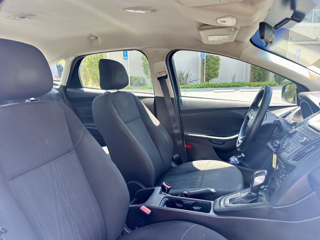 2016 Ford Focus Image 11