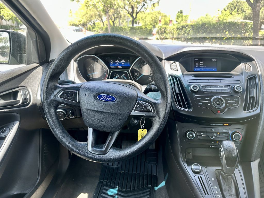 2016 Ford Focus Image 12