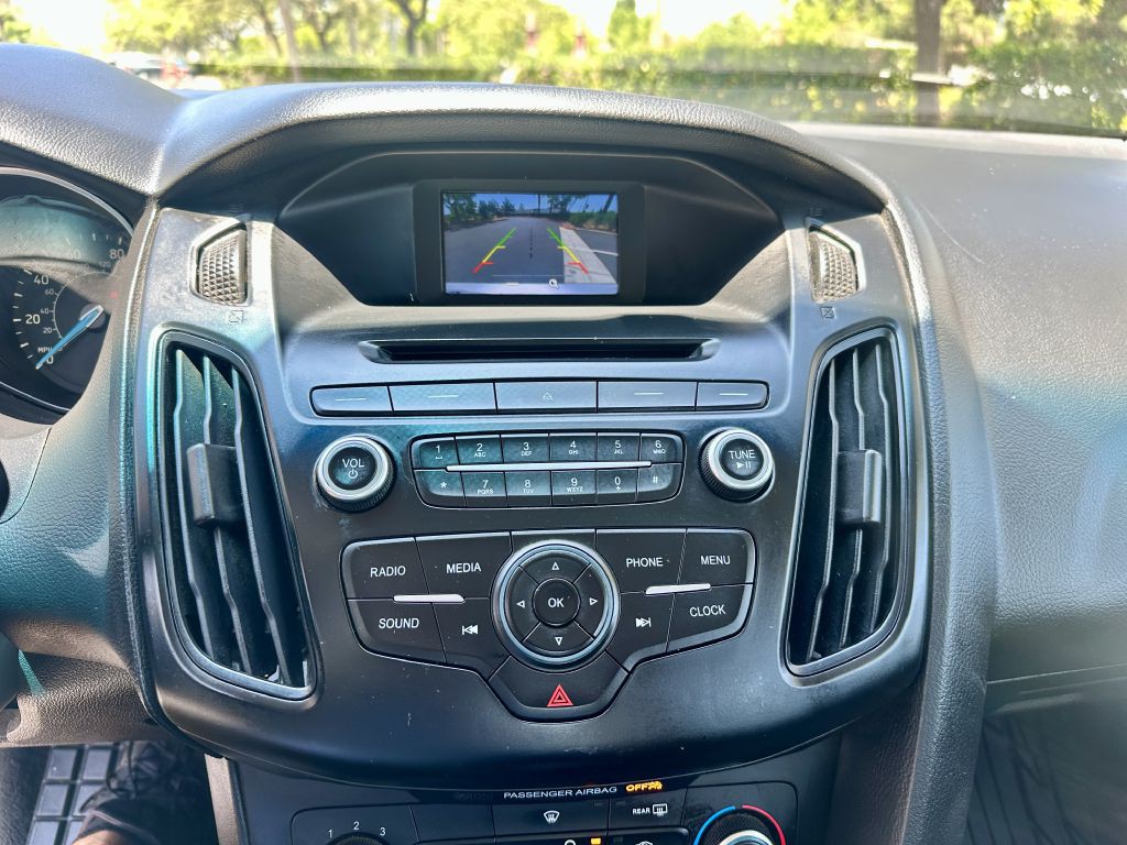 2016 Ford Focus Image 14