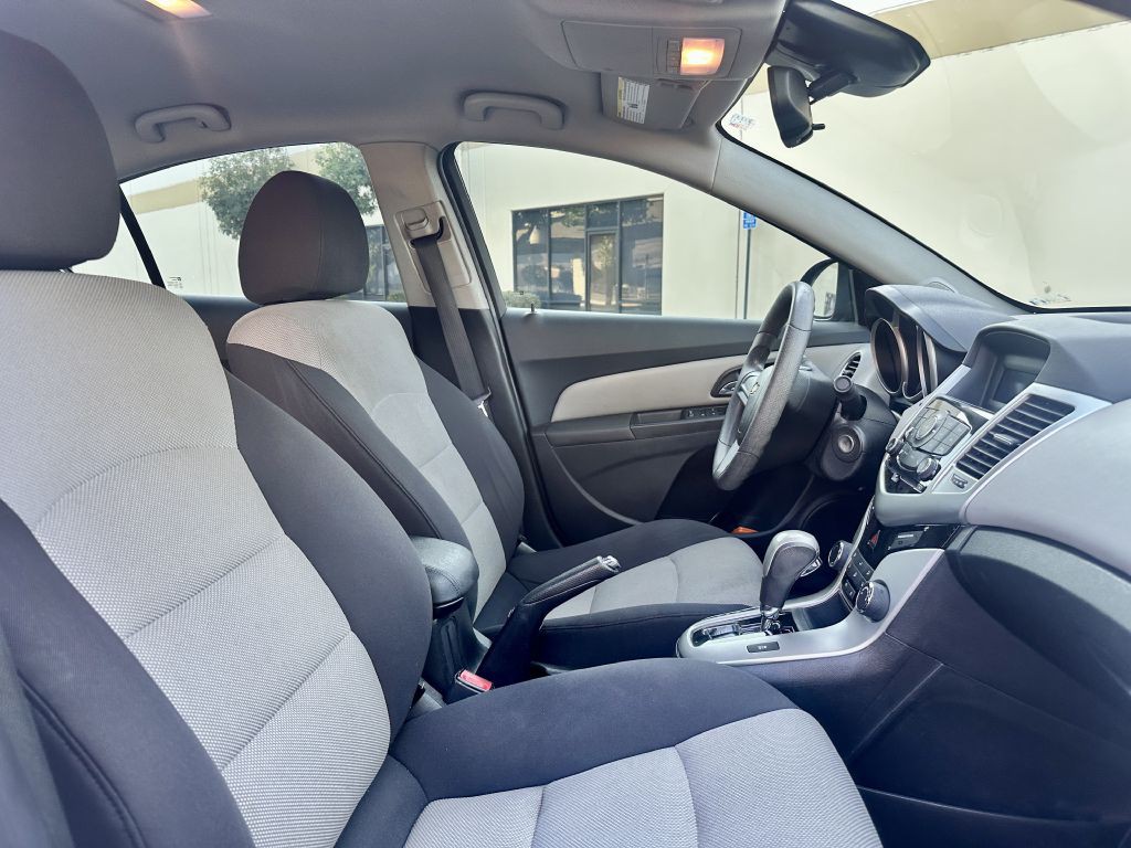 2015 Chevrolet Cruze Image 12