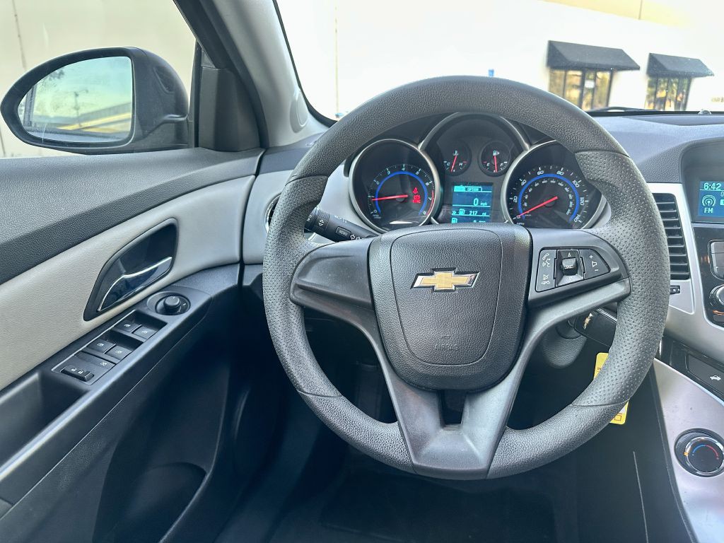 2015 Chevrolet Cruze Image 13