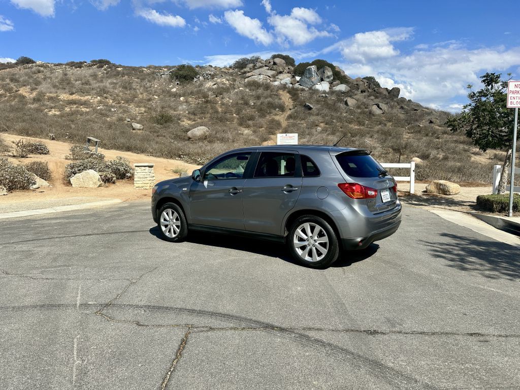 2015 Mitsubishi Outlander Image 3